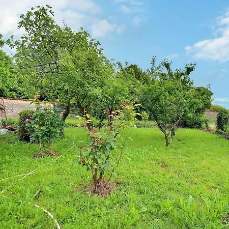 Maison Cosy à La Campagne Rénovée